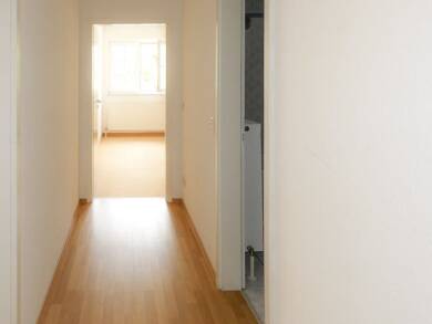 Wohnung zur Miete 387 € 2,5 Zimmer 59,6 m² 1. Geschoss Rathausstraße 1d Leubnitz Werdau / Leubnitz 08412