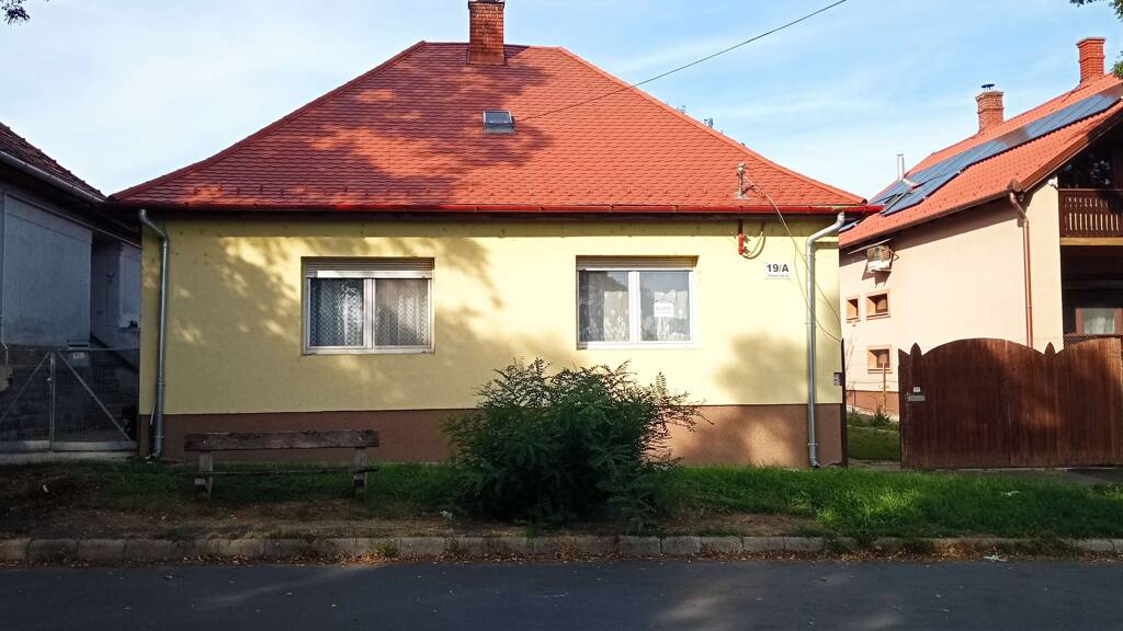 Einfamilienhaus zum Kauf 150.000 € 3 Zimmer 100 m² 706 m² Grundstück frei ab sofort Keszthely 8360