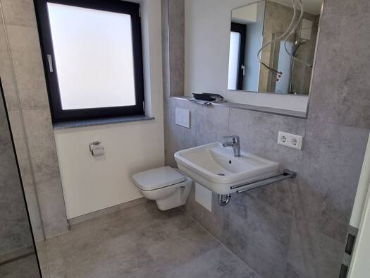 Wohnung zur Miete 770 € 2 Zimmer 52,2 m² Geschoss 2/3 frei ab 01.05.2026 Uhlandstraße 2 Würtingen St. Johann 72813