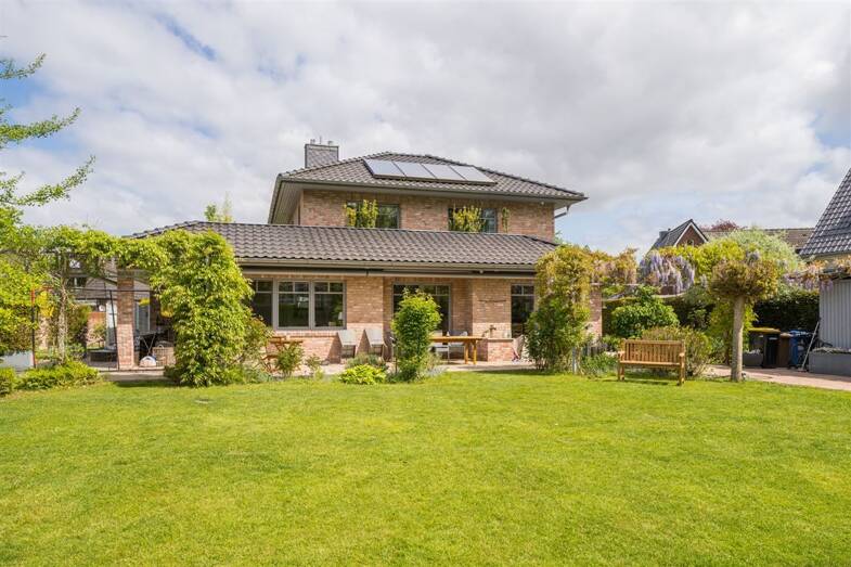 Einfamilienhaus zum Kauf 950.000 € 4 Zimmer 160 m² 673 m² Grundstück frei ab 01.09.2025 Wahlbezirk 011 Pinneberg 25421