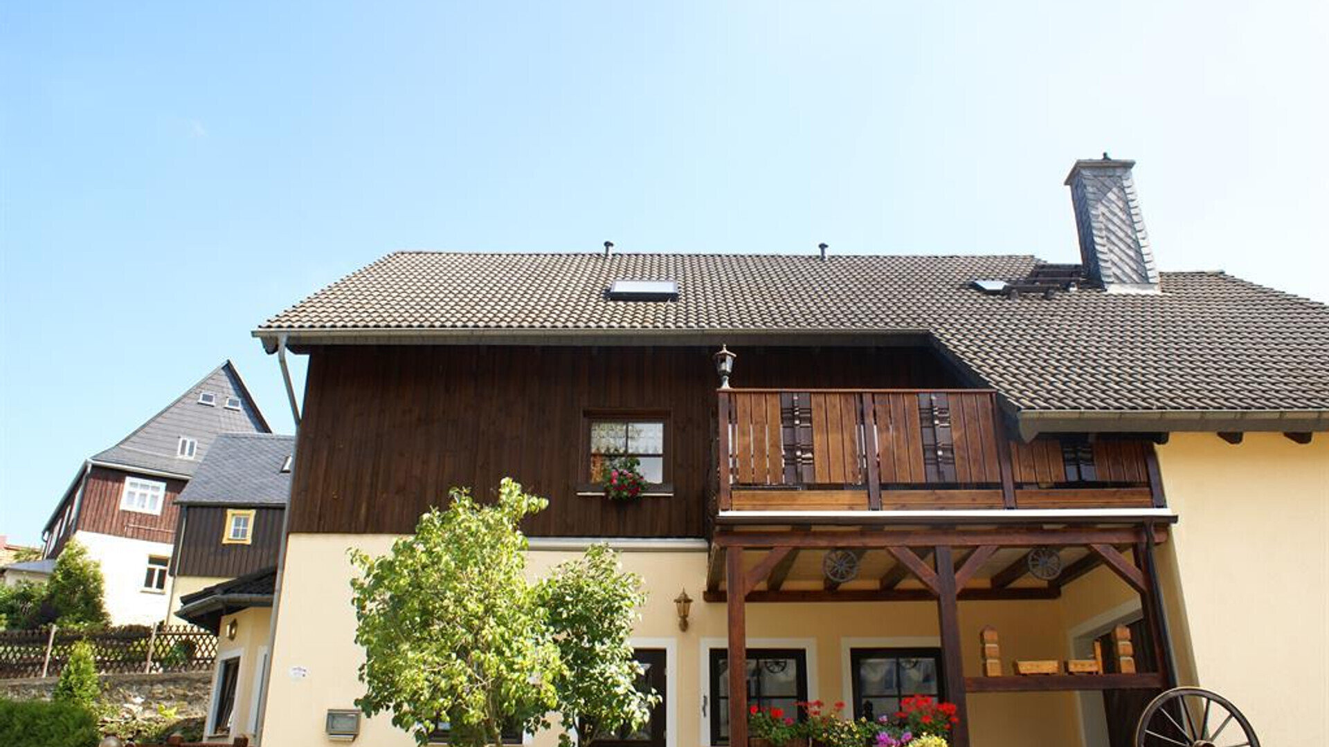 Mehrfamilienhaus zum Kauf 449.000 € 12 Zimmer 388 m²<br/>Wohnfläche 419 m²<br/>Grundstück Lauenstein Altenberg, Lauenstein 01778