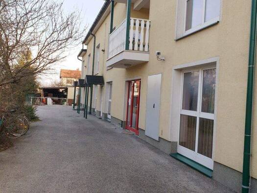 Studio zur Miete 360 € 1 Zimmer 31 m² 1. Geschoss Felixdorfer Gasse 32 Wiener Neustadt 2700