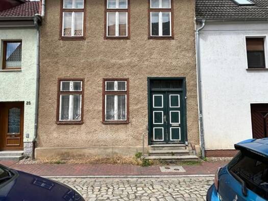 Reihenmittelhaus zum Kauf 25.000 € 4 Zimmer 80 m² 93 m² Grundstück Teterow Teterow 17166