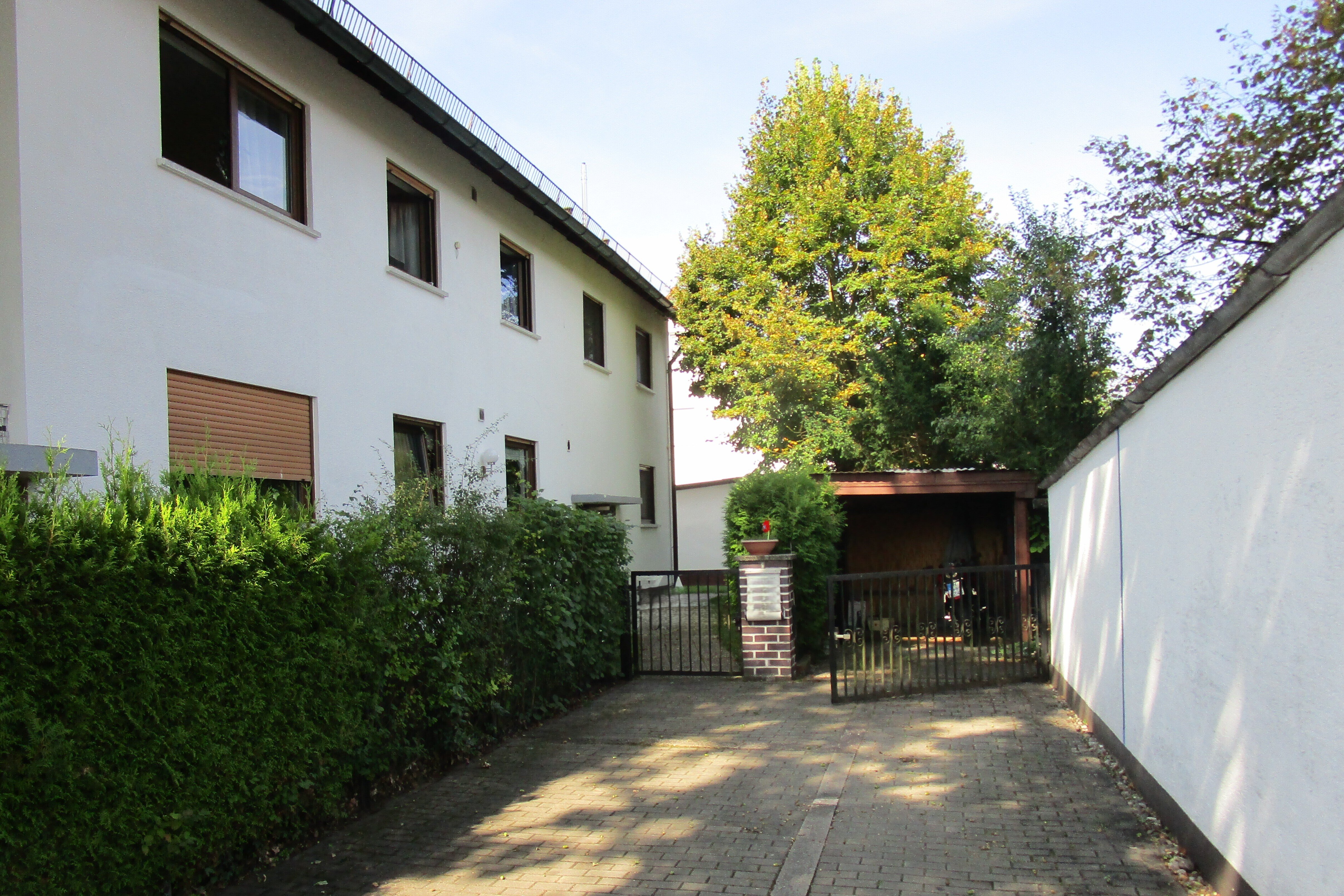 Mehrfamilienhaus zum Kauf 849.000 € 14 Zimmer 411 m²<br/>Wohnfläche 815 m²<br/>Grundstück Behringersdorf Schwaig 90571