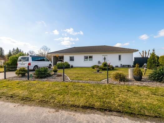 Einfamilienhaus zum Kauf 279.000 € 3 Zimmer 109 m² 1.850 m² Grundstück Lenschow Obere Warnow 19374