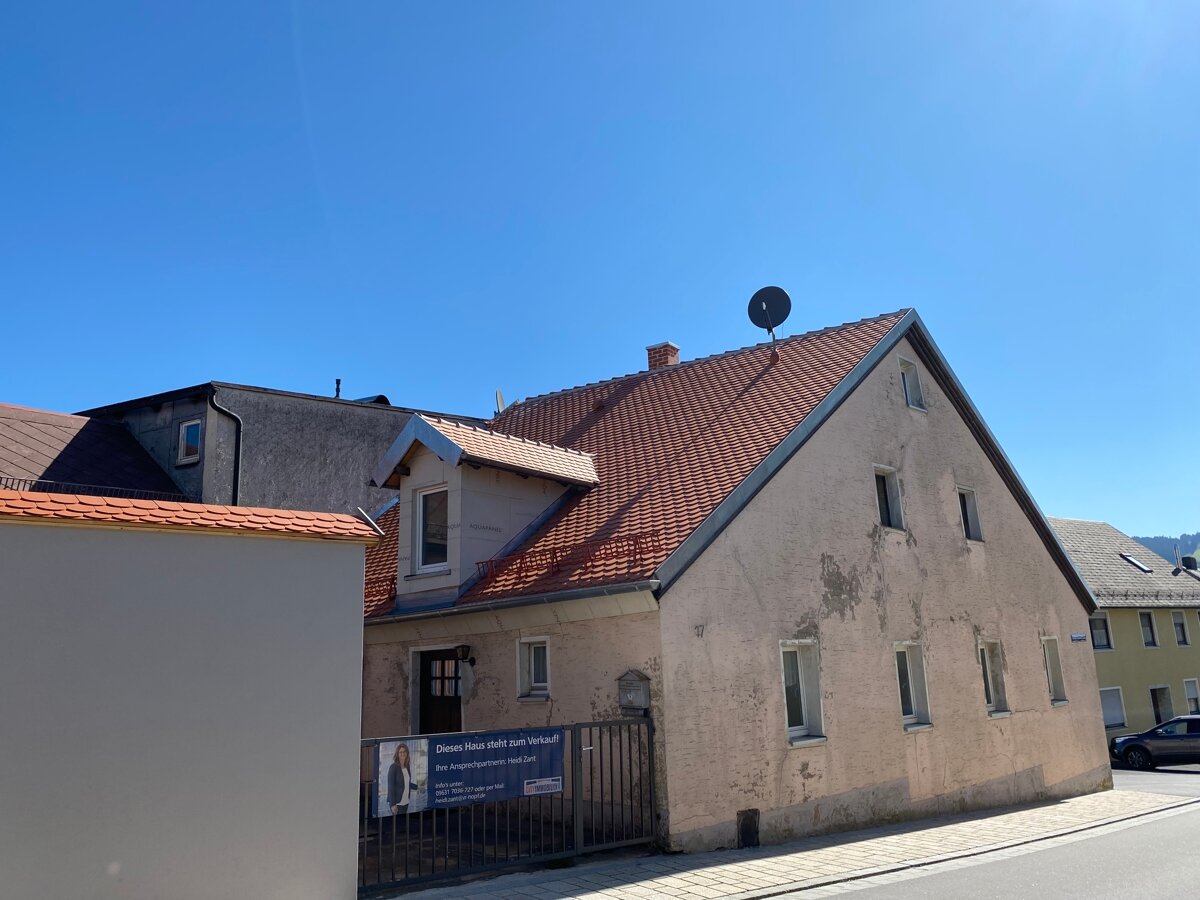 Reihenendhaus zum Kauf 75.000 € 4 Zimmer 130 m²<br/>Wohnfläche 245 m²<br/>Grundstück Bärnau Bärnau 95671