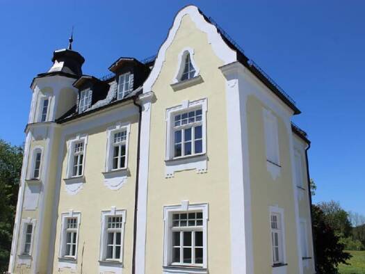 Mehrfamilienhaus zum Kauf als Kapitalanlage geeignet 999.000 € 9 Zimmer 210 m² 1.340 m² Grundstück Neukirchen Neukirchen bei Sulzbach-Rosenberg 92259