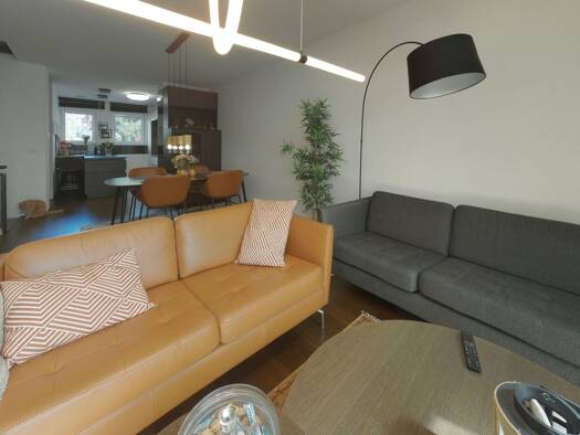 Doppelhaushälfte zum Kauf 1.349.000 € 5 Zimmer 145,2 m² 155 m² Grundstück Schwalbach 65824