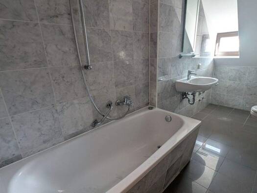 Wohnung zur Miete 553 € 3 Zimmer 71,9 m² 4. Geschoss frei ab 16.04.2026 Elsbethstr. 17 Gohlis-Süd Leipzig 04155