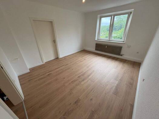 Wohnung zur Miete 450 € 2 Zimmer 62 m² 3 Geschosse frei ab sofort Wittfelder Str. 177 Alt-Hamborn Hamborn 47166