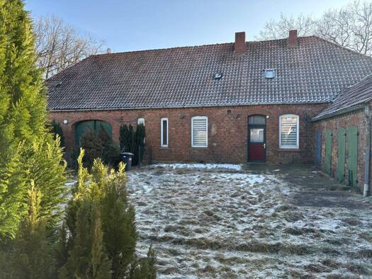 Mehrfamilienhaus zum Kauf 90.000 € 7 Zimmer 142,5 m² 902 m² Grundstück frei ab sofort Oetzen Uelzen 29525