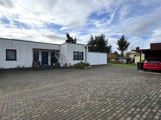 Bungalow zum Kauf 320.000 € 4 Zimmer 132,8 m² 1.064 m² Grundstück frei ab 01.07.2026 Raguhn Raguhn-Jeßnitz 06779