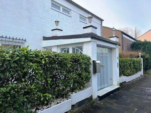 Einfamilienhaus zum Kauf provisionsfrei 215.000 € 6 Zimmer 164 m² 566 m² Grundstück Weissenberg Neuss 41462