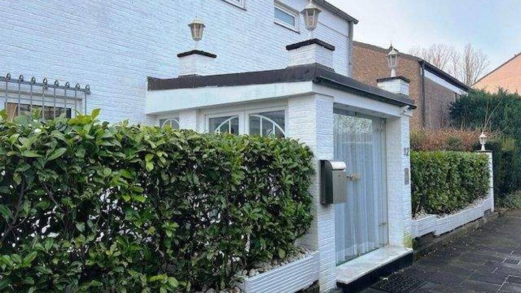 Einfamilienhaus zum Kauf provisionsfrei 215.000 € 6 Zimmer 164 m² 566 m² Grundstück Weissenberg Neuss 41462