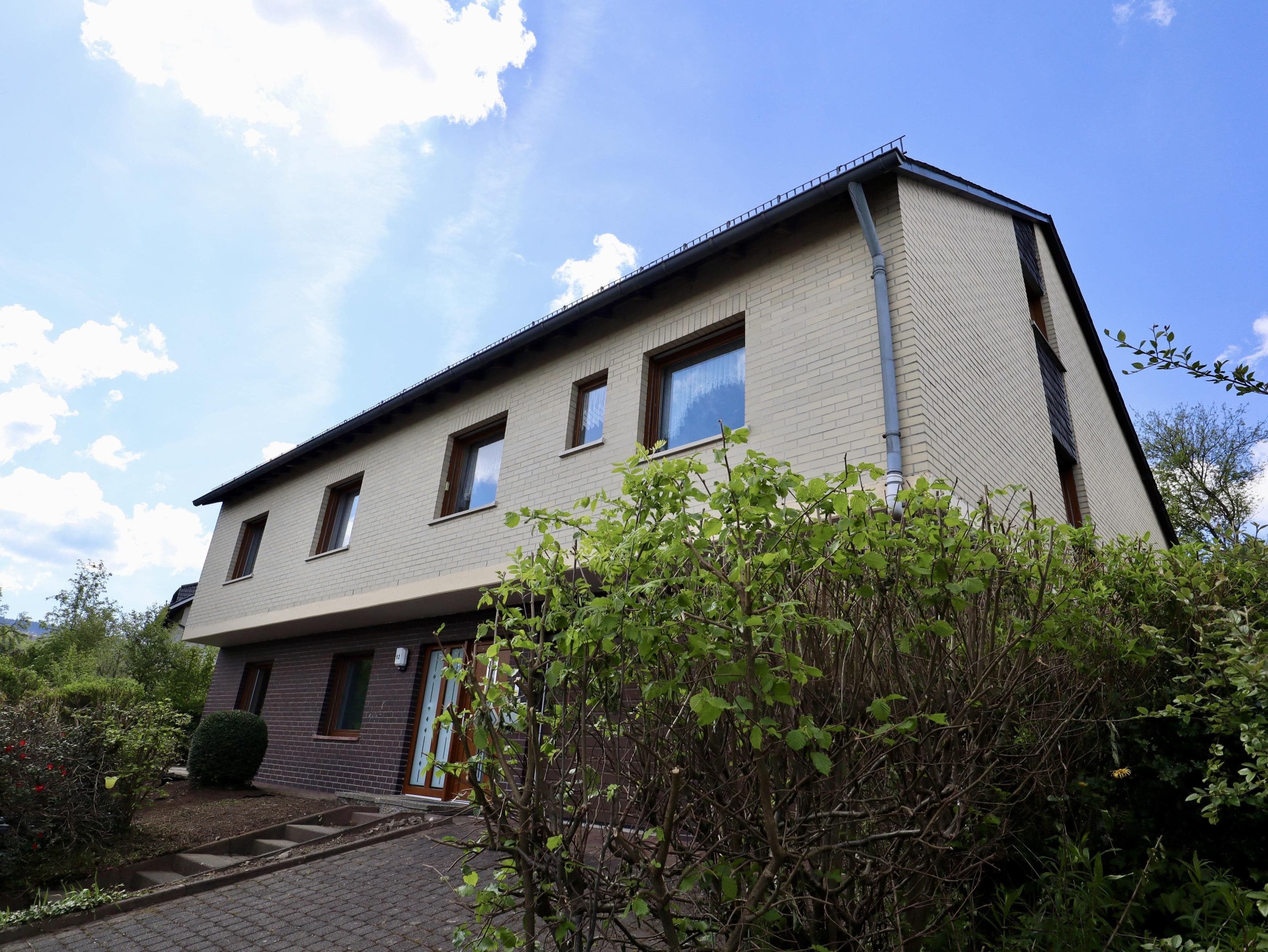 Einfamilienhaus zum Kauf 299.000 € 9 Zimmer 311 m²<br/>Wohnfläche 765 m²<br/>Grundstück Morbach Morbach 54497