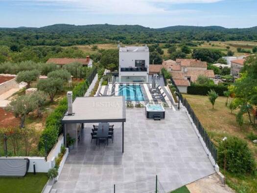 Haus zum Kauf 1.900.000 € 5 Zimmer 202 m² Vrsar Vrsar