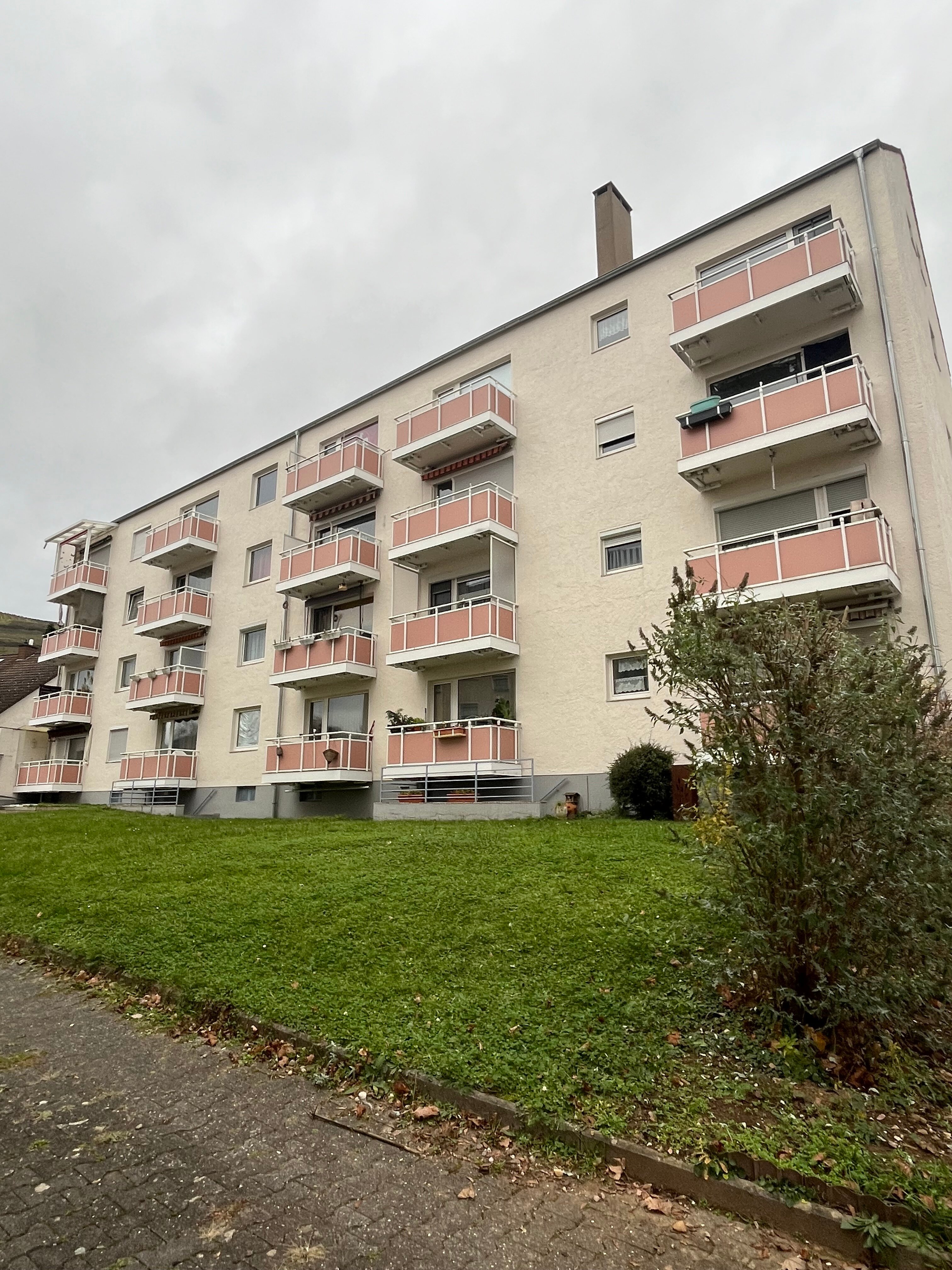 Wohnung zur Miete 420 € 1,5 Zimmer 32 m²<br/>Wohnfläche 2.<br/>Geschoss Weinstraße Büdesheim Bingen am Rhein 55411