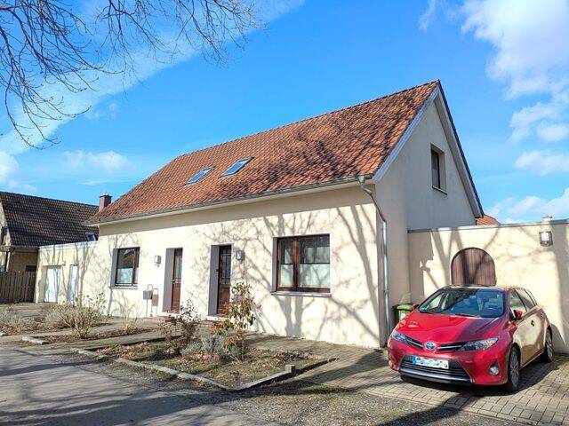 Immobilie in Oldenburg - Großzügiges WOHNEN auf 190 qm plus 50 qm Einliegerwohnung ! - Bild 3