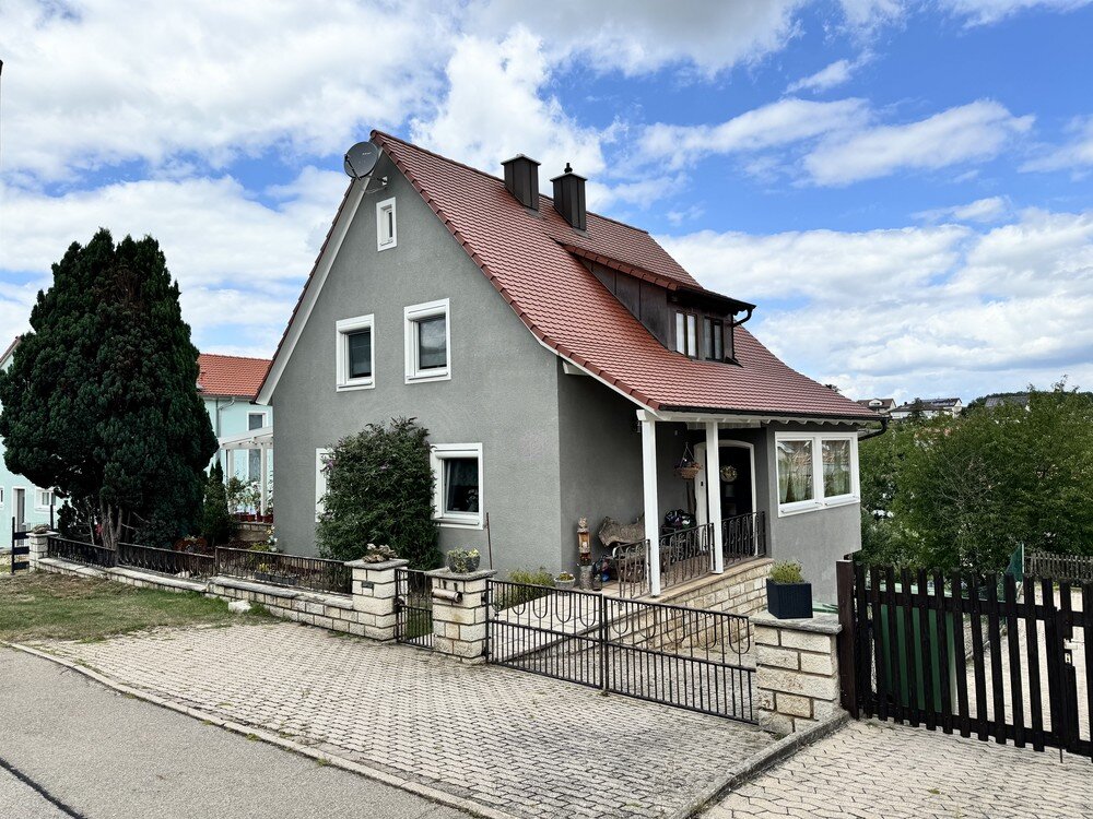 Einfamilienhaus zum Kauf 398.000 € 5 Zimmer 140 m²<br/>Wohnfläche 833 m²<br/>Grundstück Ellingen Ellingen Bay 91792