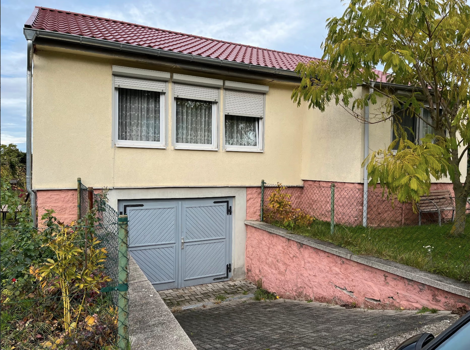 Einfamilienhaus zum Kauf 85.000 € 4 Zimmer 85 m²<br/>Wohnfläche 500 m²<br/>Grundstück Fabrikhof 15 Stößen Stößen 06667