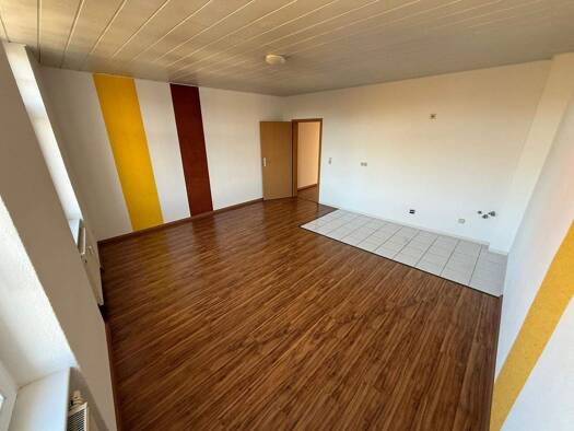 Wohnung zur Miete 300 € 2 Zimmer 52 m² 2. Geschoss frei ab sofort Steintorvorstadt 1 Zeitz 06712