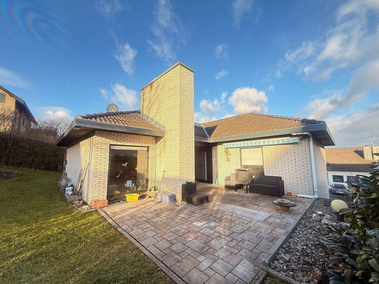 Immobilie in Waldbrunn - ## Einfamilienhaus mit Einliegerwohnung in Traumlage von Waldbrunn ## - Bild 1