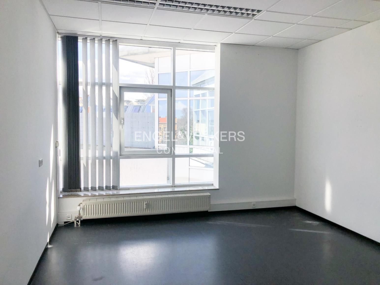 Büro-/Praxisfläche zur Miete 19,90 € 186,5 m²<br/>Bürofläche ab 186,5 m²<br/>Teilbarkeit Reinickendorf Berlin 13409