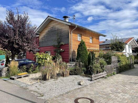 Einfamilienhaus zum Kauf 649.000 € 4 Zimmer 121 m² 423 m² Grundstück Raubling Rosenheim_Kreis 83064