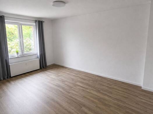 Wohnung zur Miete 825 € 3 Zimmer 75 m² Geschoss 1/2 frei ab 01.10.2026 Hassels Stadtbezirk 9 40599