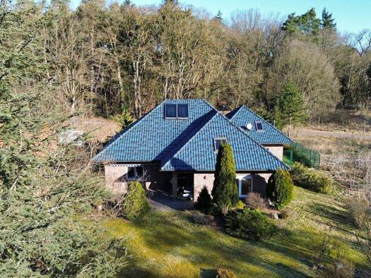 Bungalow zum Kauf 310.000 € 3 Zimmer 135 m² 1.810 m² Grundstück frei ab sofort Schernebecker Dorfstraße 16 C Schernebeck Tangerhütte 39517