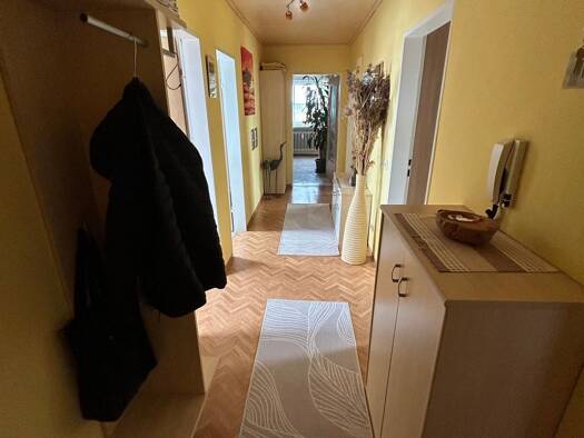 Wohnung zur Miete 800 € 4 Zimmer 96 m² Geschoss 2/3 frei ab 01.12.2026 Gebelkofen Obertraubling 93083