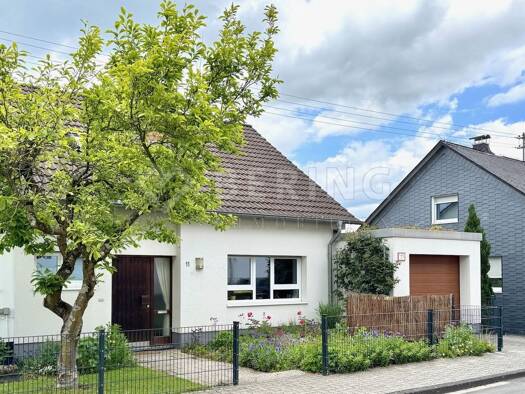 Doppelhaushälfte zum Kauf 360.000 € 5 Zimmer 120 m² 359 m² Grundstück Weidenau Siegen 57076