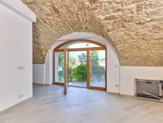 Studio zum Kauf 250.000 € 1 Zimmer 62 m² EG frei ab sofort Malcesine 37018