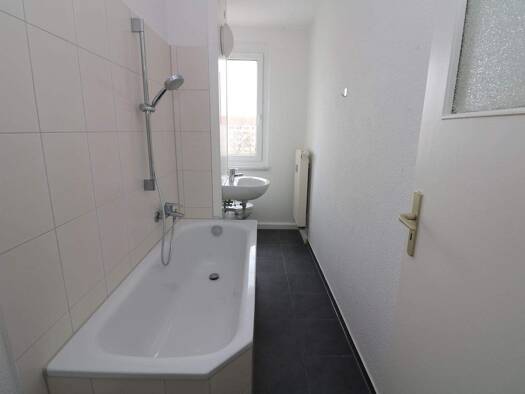 Wohnung zur Miete 229 € 1 Zimmer 31,2 m² 2. Geschoss Max-Planck-Straße 12 Freiberg 09599