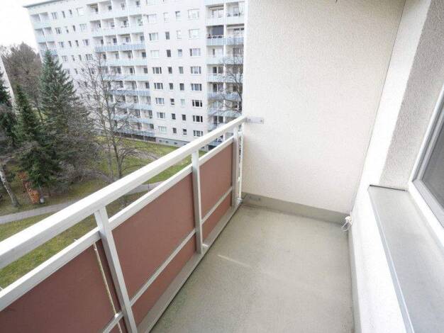 Wohnung zur Miete 259 € 2 Zimmer 45,5 m² 4. Geschoss frei ab 13.04.2026 Augsburger Str. 44 Bernsdorf Chemnitz 09126