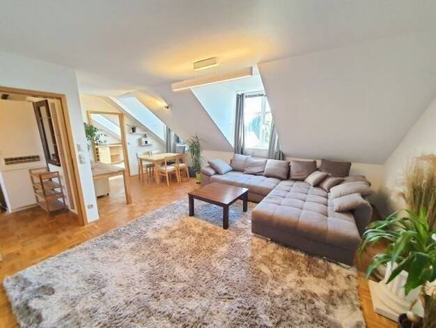 Wohnung zur Miete 580 € 2 Zimmer 62 m² Dachgeschoss, 3. Geschoss frei ab sofort Mosacherweg 33 Amberg Amberg 92224