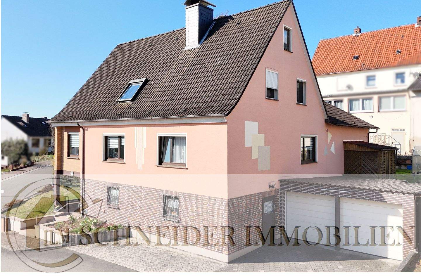Immobilie in Zierenberg - Gepflegtes 1-2 Fam. Haus, neuwertige Heizung, div. Renovierungen, Garten, Doppel-Garage, Terrasse, Balkon, HESSENGELD - Bild 0