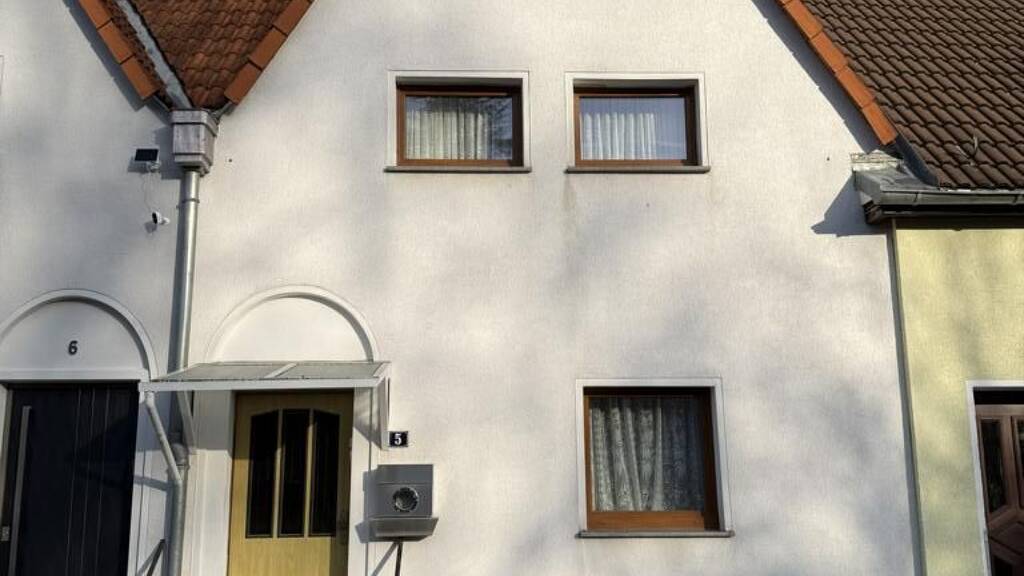 Reihenmittelhaus zum Kauf 59.900 € 3 Zimmer 65 m² 868 m² Grundstück frei ab sofort Lusan Gera 07549