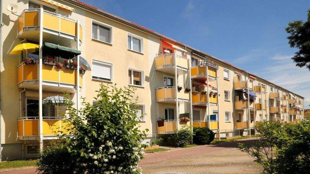 Wohnung zur Miete 410 € 3 Zimmer 58,5 m² 2. Geschoss Rheinstr. 4 Merseburg 06217