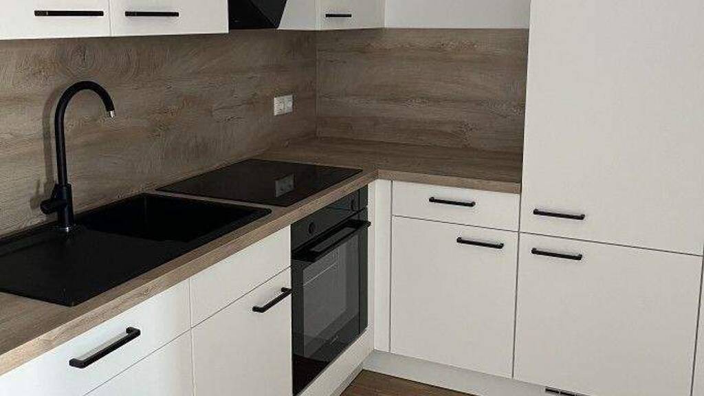 Wohnung zur Miete 600 € 2 Zimmer 46,8 m² Arnsdorf 01477