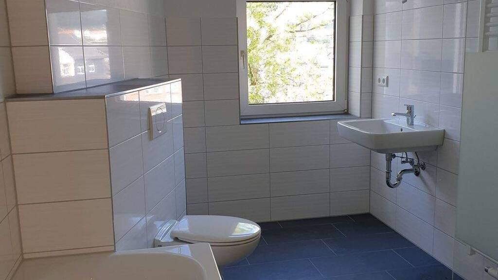 Wohnung zur Miete 795 € 5 Zimmer 120 m² 1. Geschoss frei ab sofort Aue 08280