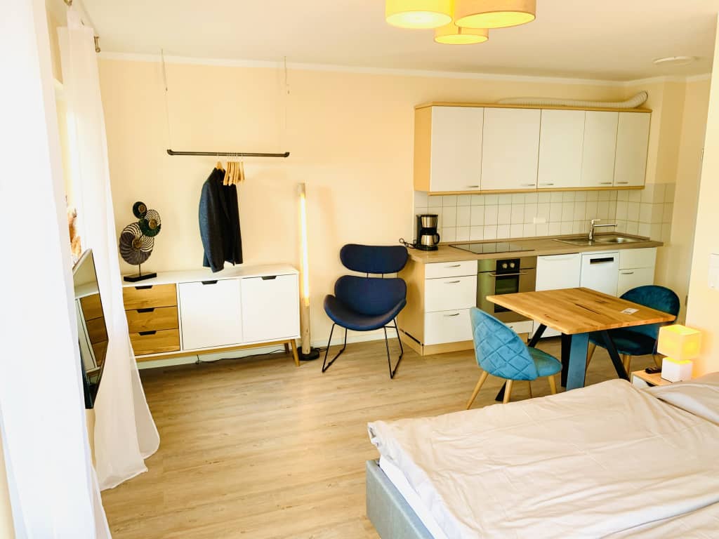 Wohnung zur Miete Wohnen auf Zeit 2.140 € 1 Zimmer 30 m²<br/>Wohnfläche 02.01.2025<br/>Verfügbarkeit Großschneidersweg Neureut - Südlicher Teil Karlsruhe 76149