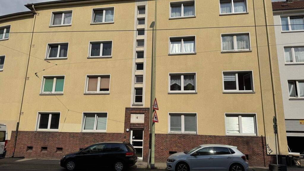 Studio zur Miete 350 € 1 Zimmer 40,9 m² 1. Geschoss frei ab sofort Helmholtzplatz 4 Altendorf Essen 45143