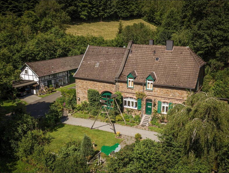 Einfamilienhaus zum Kauf provisionsfrei 839.000 € 9 Zimmer 220 m² 2.373 m² Grundstück Hellenthal Hellenthal 53940