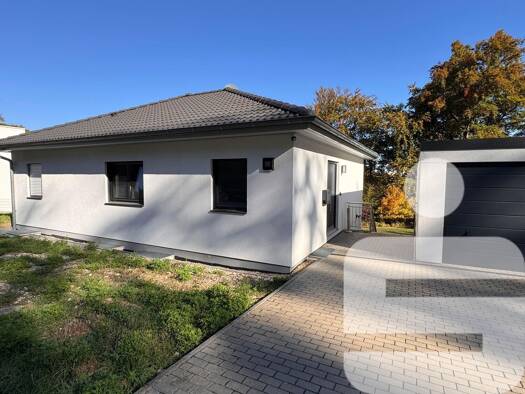 Einfamilienhaus zum Kauf 650.000 € 4 Zimmer 157,8 m² 1.074 m² Grundstück Parsberg Parsberg 92331