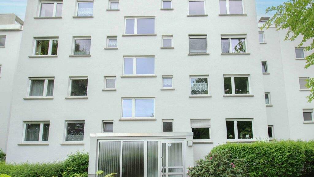 Wohnung zum Kauf 315.000 € 3 Zimmer 89,3 m² 3. Geschoss Steinbach (Taunus) 61449
