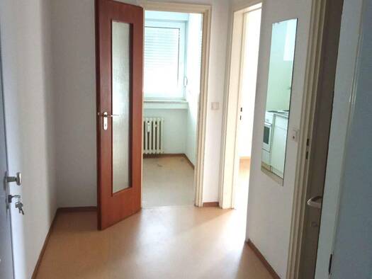 Studio zur Miete 340 € 1 Zimmer 29,2 m² 4. Geschoss frei ab sofort Thüringer Straße 2a Coburg 96450