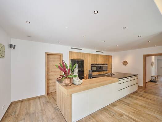 Haus zum Kauf 1.499.000 € 9 Zimmer 279 m² 3.622 m² Grundstück Niederwinkling 94559