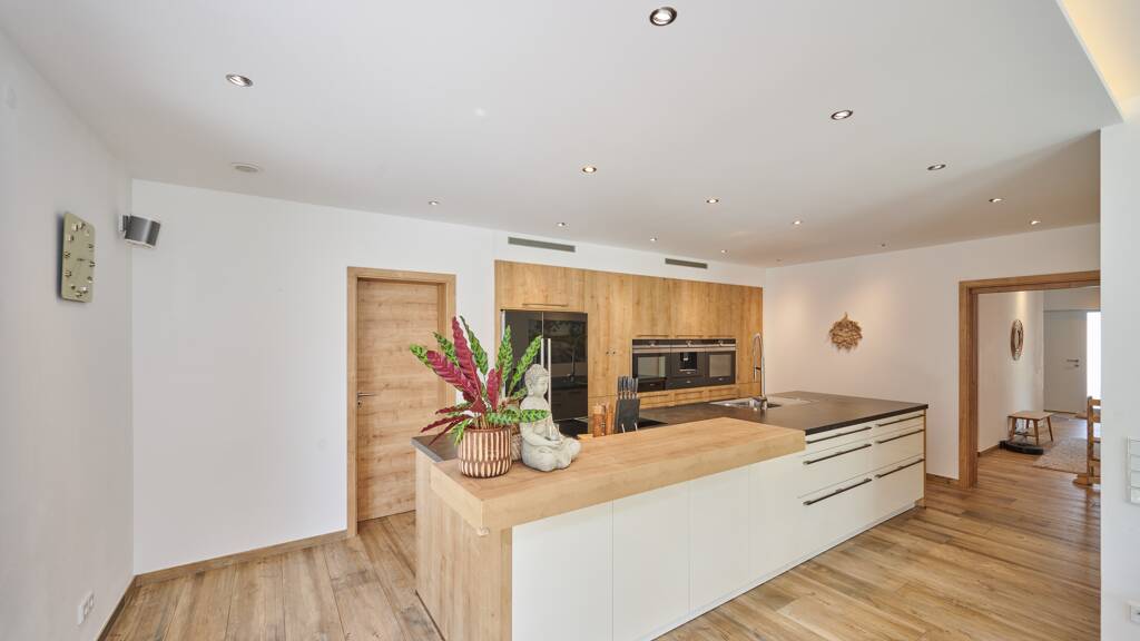 Haus zum Kauf 1.499.000 € 9 Zimmer 279 m² 3.622 m² Grundstück Niederwinkling 94559