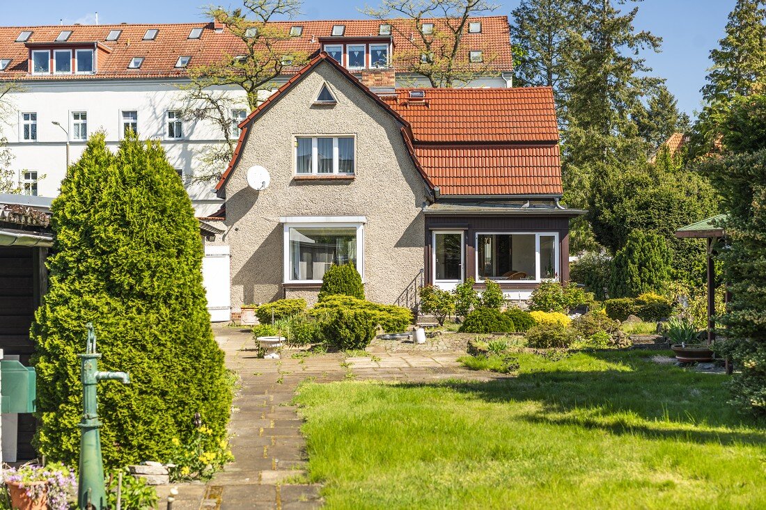 Einfamilienhaus zum Kauf 695.000 € 4 Zimmer 132 m²<br/>Wohnfläche 1.213 m²<br/>Grundstück Stern Potsdam 14480